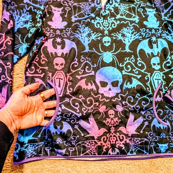 Halloween 👻 Colorful Skull and Bat Patterned Pullover - Picture 3 of 5
